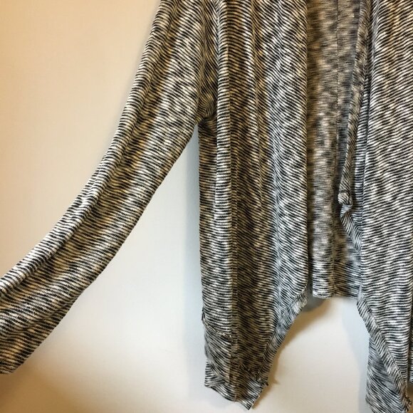 Marled Monochrome Handkerchief Hem Open Cardigan - Picture 5 of 13